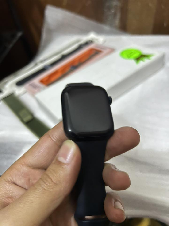 السلام عليكم
ساعه ابل الجيل التاسع حجم ٤٥ بطاريه ٩٣ السعر ب٢٨٥

ايربود 2برو  السعر ٢٠٠
 غراض كامله وشرط استعمال قليل نظافه ١٠٠٪؜
***********
