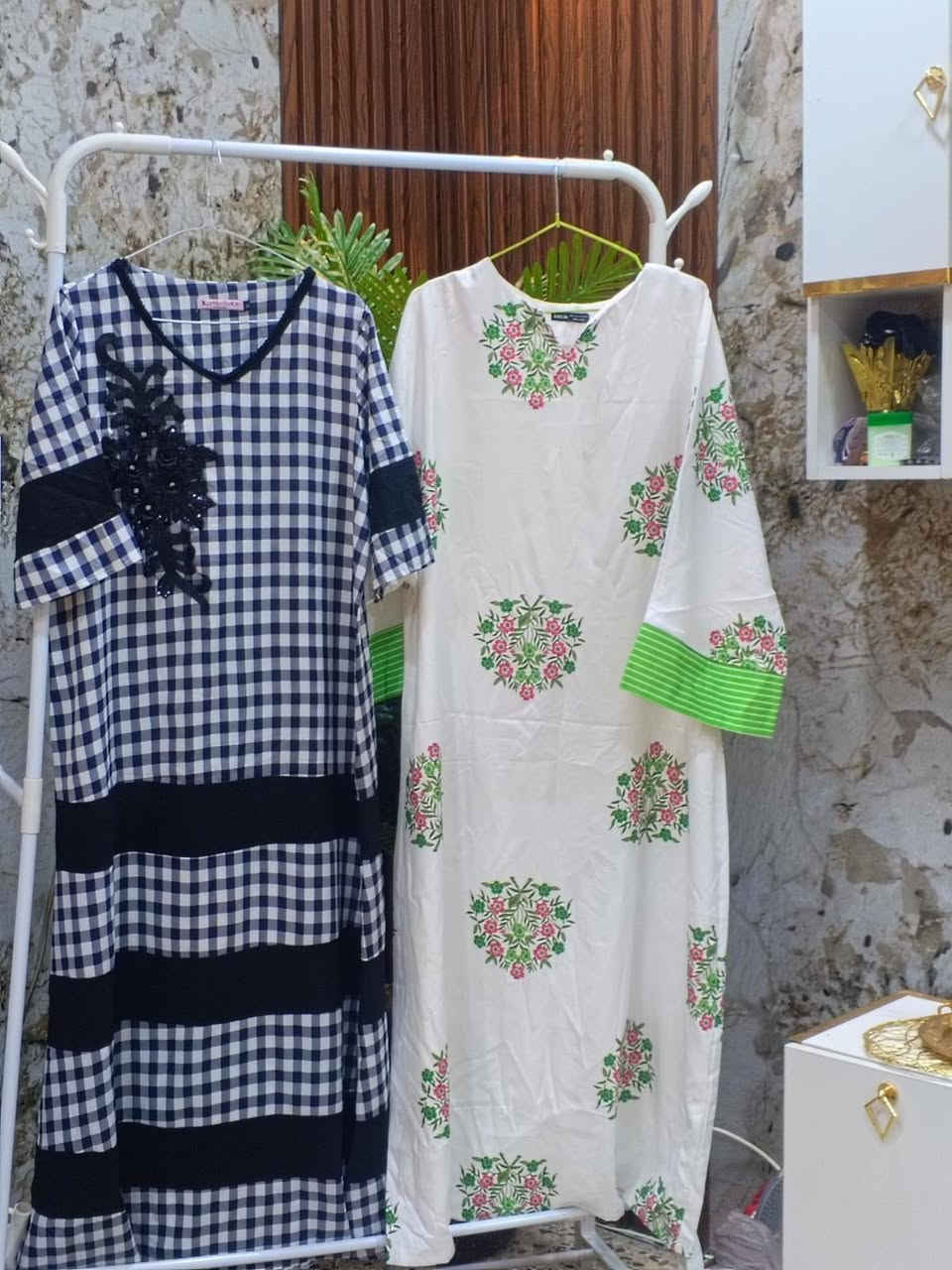 توفر لدينا دراعه كويتي شغل يدوي ومخور


**إذا كنت صاحب هذا الإعلان وتريد حذفه لأي سبب، رجاءا أرسل رسالة إلى الدعم الفني**