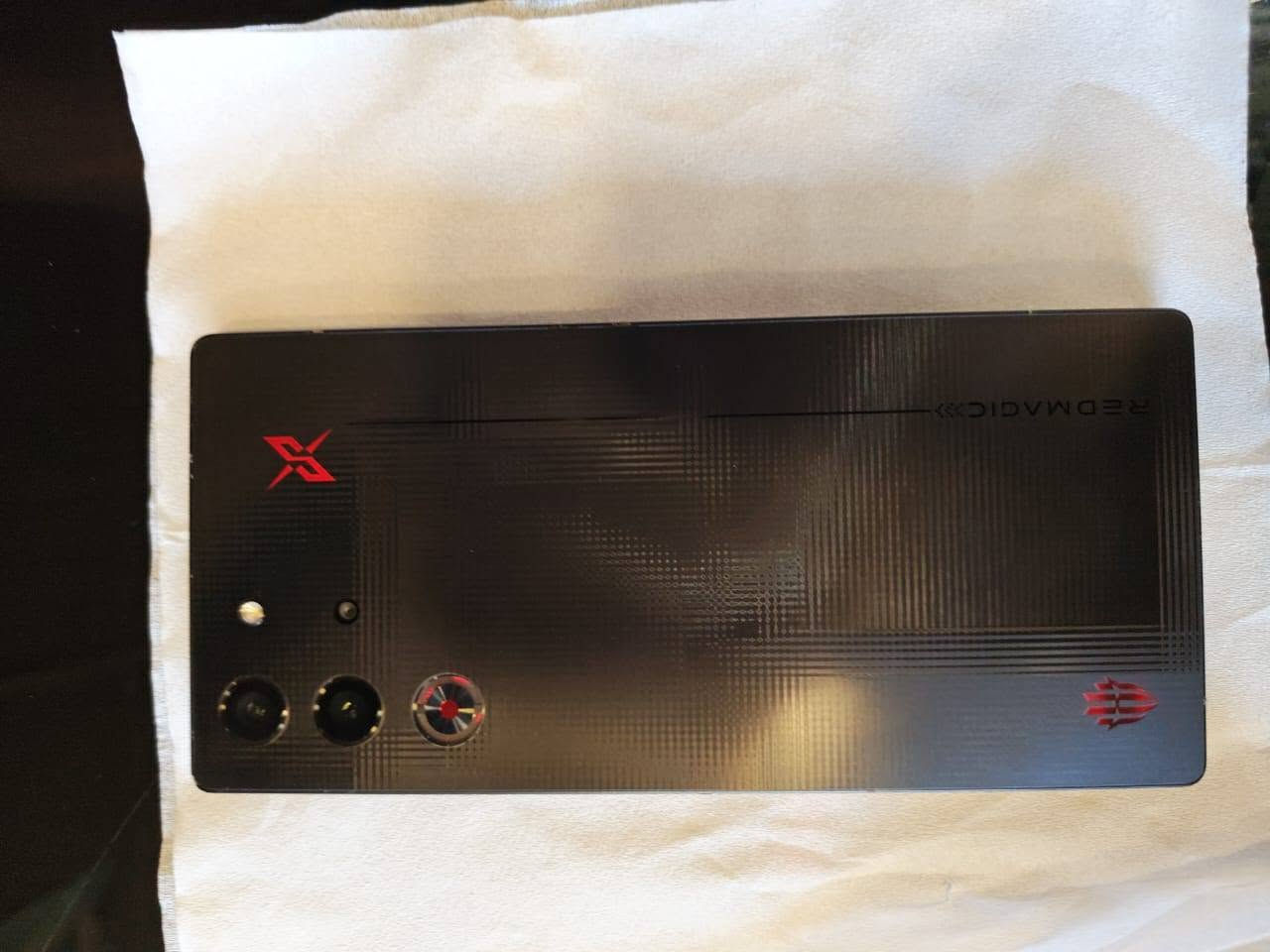عليكم red Magic 10s proللبيع جهاز نضيف بي بس شخوط بصيطه مال كفر بشاصي  هم نقاط صغار ممبينات مكان جهاز بغداد زيونه سعر775 رقم للتواصل***********
