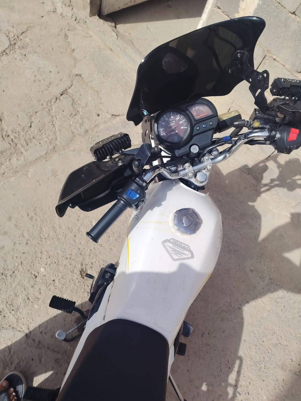 السلام عليكم عندي دراجه سونيك ماكس. دراجه نظيفه وما ناقصها شيء اللي يريد يعيش بيها ماكينه كلش حلوه برغى ما مفتوح بيها مكاني بغداد السعر 750 وبيها مجال للشراي دراجه نظيفه *********** رقم بس واتساب
