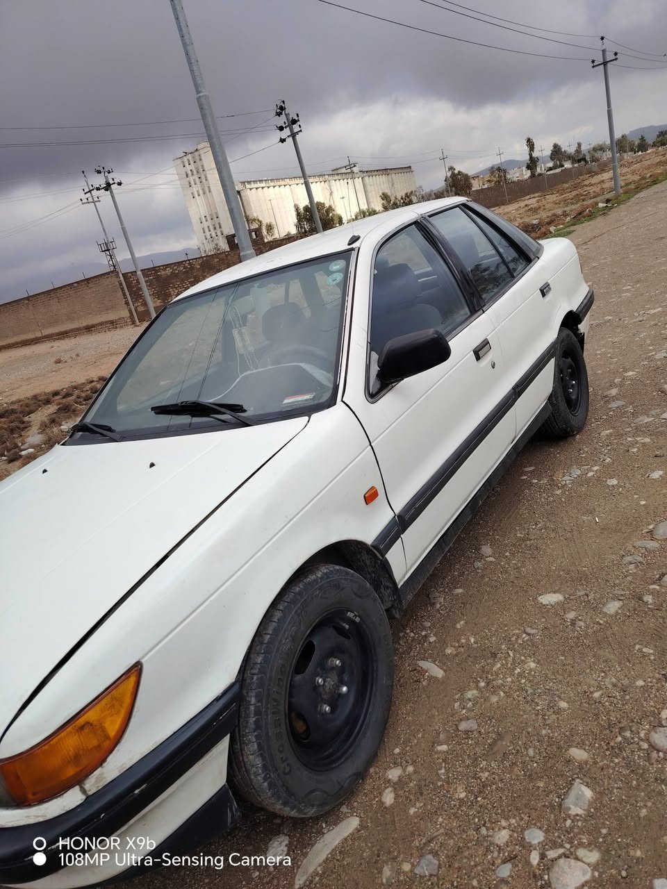 السلام عليكم لانسر ميستبوشي للبيع سياره نضيفه جدام العين  وماتصرف عليها كلشي تواير جدد قفل مركزي  محرك گير شرط موديل 1991 قطعه وحده صبغ رقم اربيل  السعر 35 وبي مجال 
رقم الهاتف:  *********** ومراوس هم يرهم
