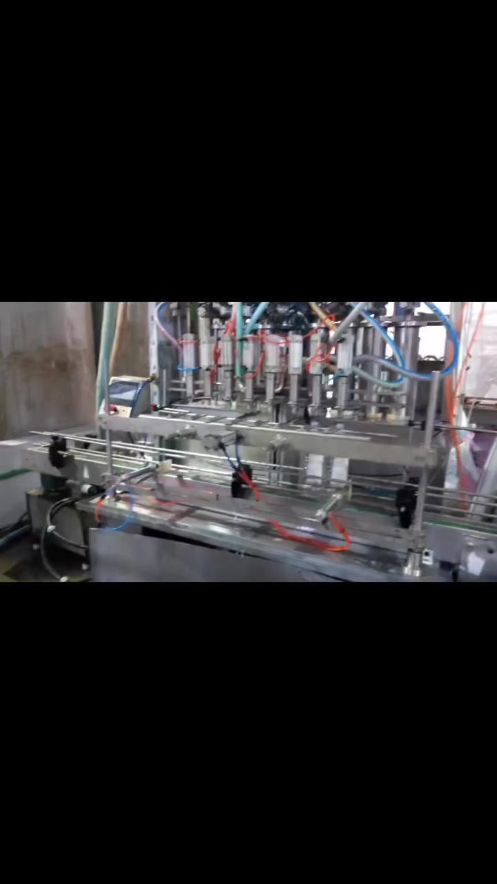 #اعلان الي أصحاب المصانع توفر مكينه تعبئه   منشأة  تركي  ٨ نوزل هودرويك حجم تعبه من 400_1500 ملم 
لي استفسار  رقم هاتف ***********
