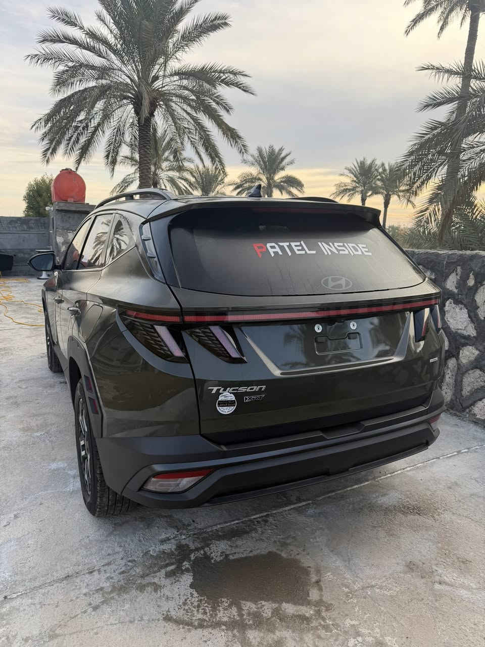 السلام عليكم 
توسان م ٢٥ دخول جديد السياره تقريا كلين بدون صبغ كفاله حتى الدعامات ممفتوحه فقط بارد بمقدمت البنيد السياره مميزه من حيث اللون والموصفات

موصفات 

بصمه 
فتحه
تشغيل عن بعد
جنطه كهرباء
كشنات كهرباء
رادارات
كامره
شاشه كبيره متصل
كشنات تدفئه تبريد 
شاحن لاسلكي
تبريد قطعتين 
كير تعليك
ويل كب مميز 
كشنات مختمه xrt
مودات قياده
تبريد بيانو 
هيتر استيرن 
حساس خلفي
ويل كب مميز
اكزوزات بلاديه

السياره فئه xrt لون مميز عسكري زيتوني

مكينه ٢٥٠٠ 

ماشيه ٢٠ الف

السعر ٢١٥ وبي مجال 

مكاني بابل 

***********
