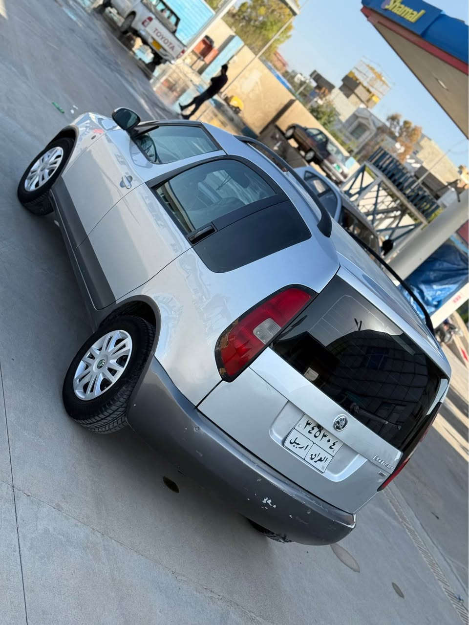 (***********) واتس ئاپی لە سەرە  

Skoda Romstar 2009

گێڕ تۆماتیك 
تەبریت بەشەرت یش دەکات 

(نرخی ٤٦ وەرەقە و مەجالیکی کەم) 

سەیارەکە دوو سێ  پارچەی سبوخە
لۆ جوانی حیزامان کردیتەوە  
بێ ناوگرتن 
پێشو پشتی کەپسە 
 ئێڕباگی هیچ نەتەقیوە بە شەرت

سەنەوی ٢٠٢٥ بەسەرچووە 

٢٠٠ هەزار خەرامەی لەسەرە دەیگەڕێنمەوە

مەکینە ١.٤ بێ تۆڕبۆیە 
زۆر کەم مەسروفە لۆ بەنزین 

گێڕ و مەکینە تەبریت بە شەرت 

سەیارەکە ماڵی دۆستە هیچ مەسروفی تێدا نیە 

نرخیشی 46 وەرەقە و معامەلە

***********
سەیارەکە لە هەولێرە أربيل, العراق
