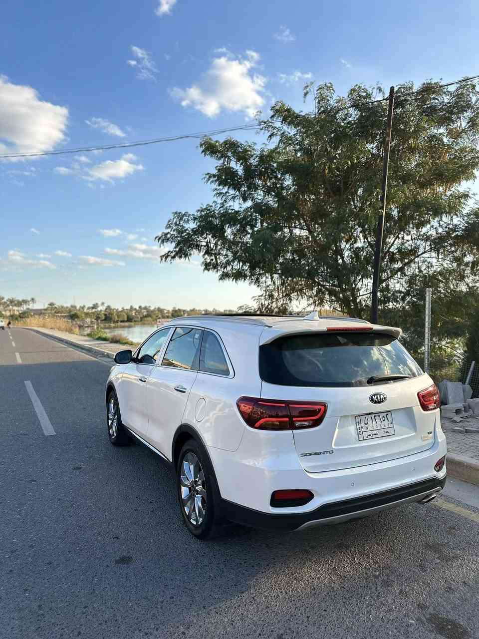 السلام عليكم
سورنتو. موديل. 2019 
6سلندر. 7 راكب. 
المواصفات. فول بصمه فتحه 
كشانه كهرباء تحكم ستيرن حساسات أماميه خلفيه 3قطع تبريد 
كير محرك كفاله. 
تخم تاير جديد. 
رقم بغداد ب اسمي تحويل ثاني يوم. 
بيها صبغ. براس البنيد شبرين فقط.
السعر. 243 وبيها مجال قليل. 
مكاني صلاح الدين بلد الضلوعيه 
الاتصال ***********
