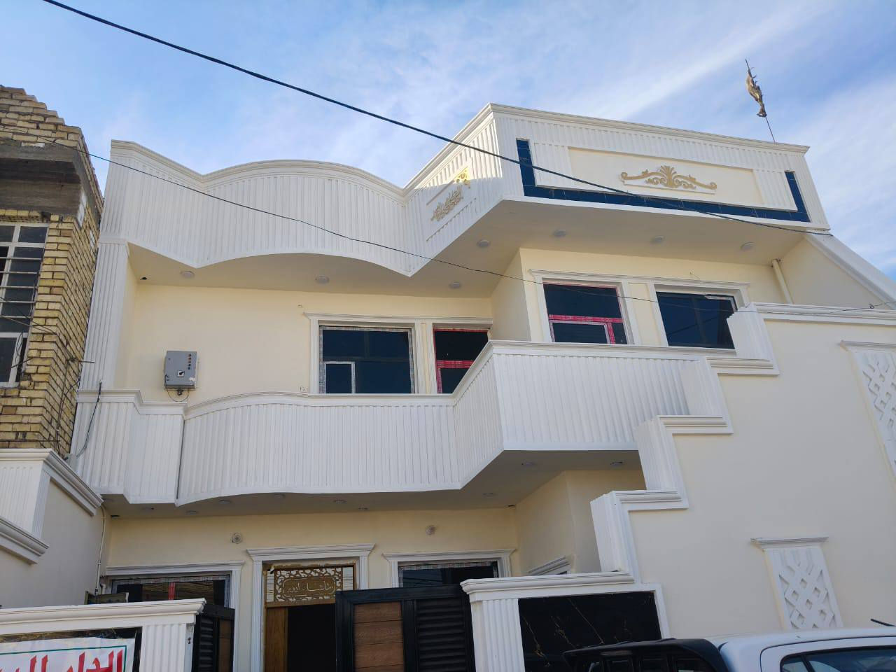 السلام عليكم 
بيت 100مترا مرابع  قريب ع الأربع شوارع وال شارع بل تبليط وراء موال كراره السعر ١٤٥ ستفسار أكثر ***********
