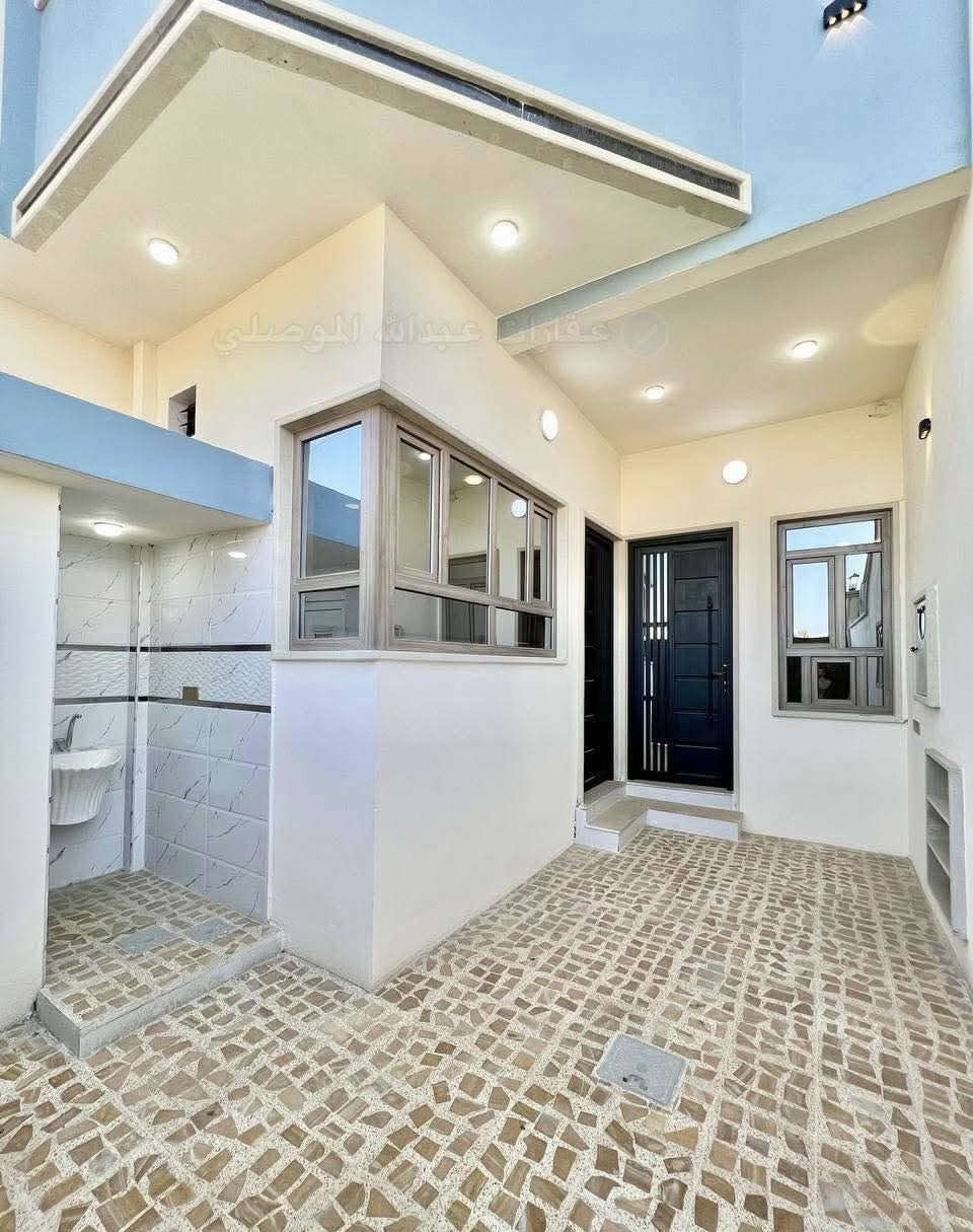 بيت 🏠 للبيع في حي سماح قرب المسطوصف مقابيل الدار حديقه عامه
بناء 2025 سند طابو الزهور 
مساحه البيت 100 متر واجها 5 متر 
يحتوي البيت ع استقبال وهول وغرفة نوم 🛌 ومطبخ وصحيات ومناور وكراج سيارة 🚘 
ط2 هول وغرفه نوم 🛌 وصحيات ومناور وسطح ناصي وسطح عالي 
يحتوي البيت ع 
نظام كاميرات 
نظام غسالات 
نظام دكتاك 
نظام سبالات
سعر البيت 105 وقابل للتفاوض 
للاستفسار الاتصال ع الرقم 
***********

***********
