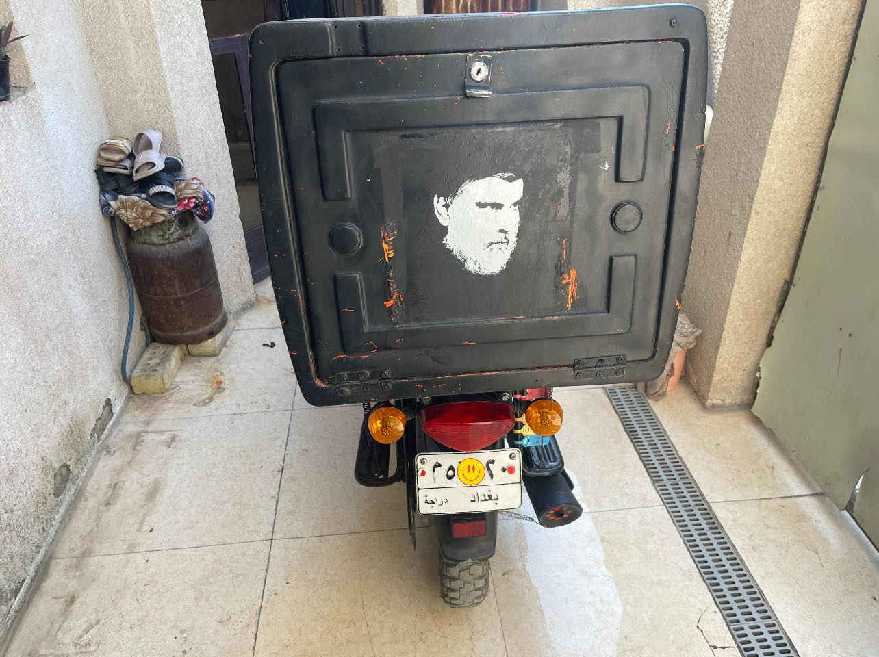 السلام عليكم بوكسر جبلي للبيع موديل 21 مرقم بغداد  مكينة بيها تبخير دراجة شغلة وخير من الله السعر 1800
مكاني بغداد الزعفرانية استفسار واتساب ***********
