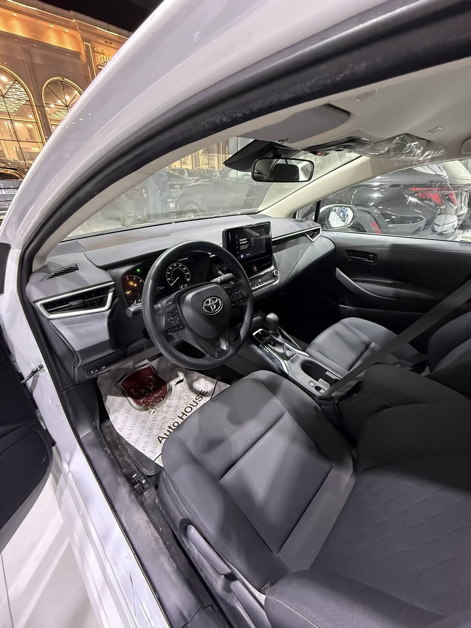 السلام عليكم 
للبيع تويوتا كرولا ابيض 2024 LE
محرك 20 بنزين 
ماشي 25 الف ميل 
بنيد صبغ بدون دواخل و بدون ارباك شرط
سياره بيها جملغين امامي مفتوح 
سياره بدون تعديل و كلير أمريكي شرط
سياره بدون شخوط و رصعات و بقصات 
سياره بدون رقم ترقيم شمالي فقط 
تكلفة رقم 11.5 ورقه ونص
ملاحظة صوار حادث موجوده في المنشور 

السعر قفل قفل 137 ورقه 
اي استفسار عن سيارة خاص 
اخوكم ديار ابو عمر 
*********** واتساب 
***********
عنوان إربيل معارض السيارات شارع 100
