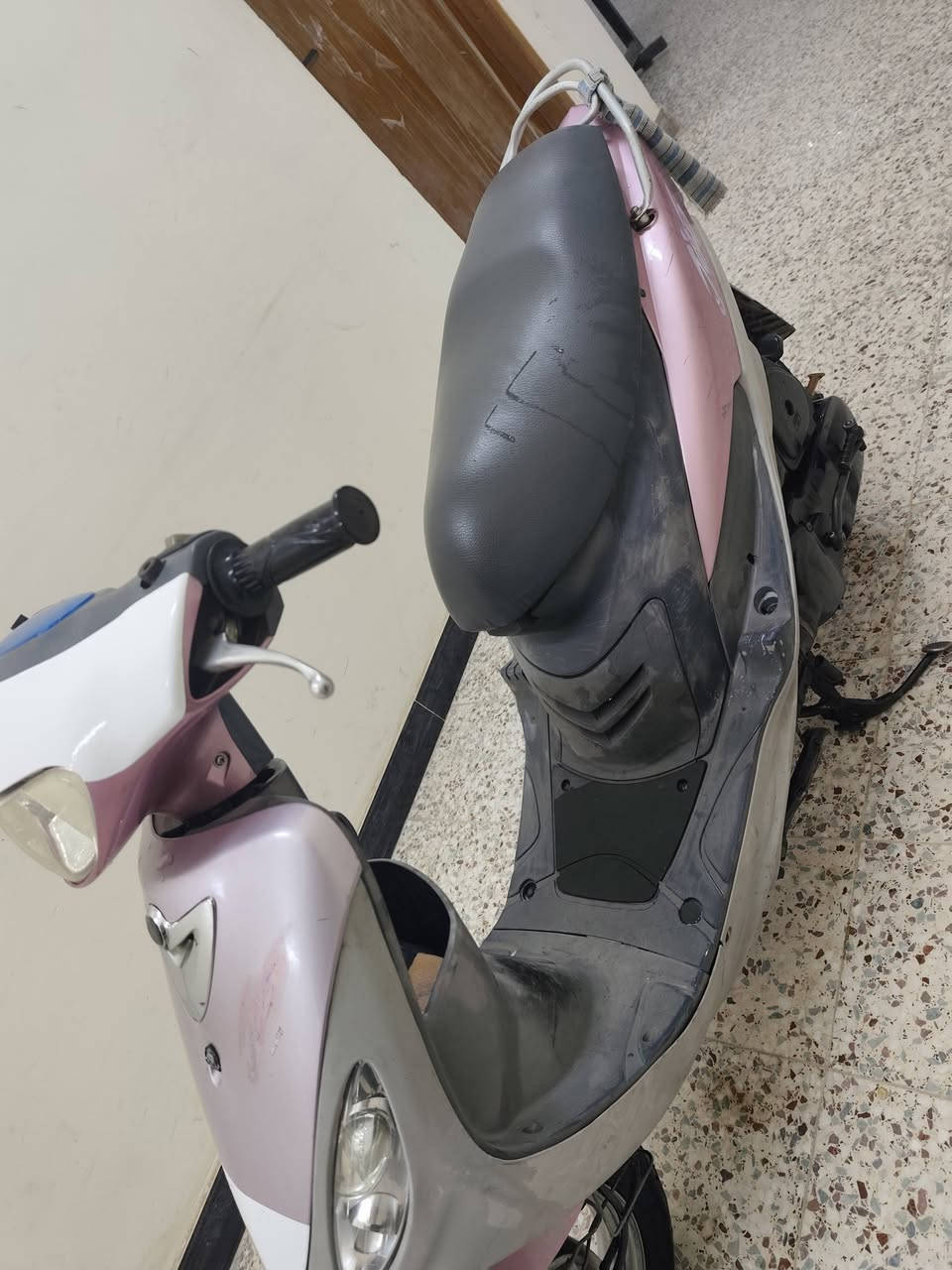 ماكس منغولي للبيع السعر 900 وبيها مجال والاتصال على الرقم *********** دراجه مال وكيل ما متواجد على الفيس فقط اتصال المكان ديوانيه قضاء الشاميه
