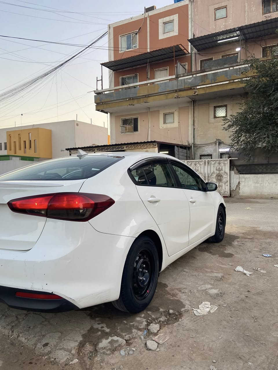 السلام عليكم
للبيع كيا فورتي ٢٠١٧ وارد أمريكي كلين بدون حادث سرقة بنيد فقط كير مكينة تبريد صدر تخم تاير كله جديد السيارة جديد وباسمي تحويل ثاني يوم *********** مكاني بغداد الدورة عارضها ب ١٣٠ بيها مجال
