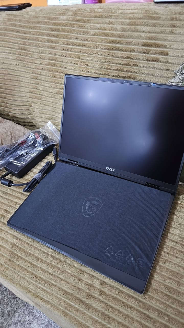 السلام عليكم
لابتوب مستخدم نظيف استخدام اقل الشهرين 

GPU: RTX 5070 Ti 12 GB
CPU: RYZEN 9 9950 HX 16-CORE
RAM: 32GB DDR5 (16GB x 2) Up to DDR5-5600
STORAGE: SAMSUNG 1TB SSD NVMe M.2, 4.0x4 NVMe
Display: 18” 2K QHD+ (2560x1600), 240Hz, IPS-Level Anti-Glare 100% DCI-P3
كامل الملحقات شاحنه+ الكارتونه

سعر 3 ملايين قفل
موجود توصيل كل العراق


**إذا كنت صاحب هذا الإعلان وتريد حذفه لأي سبب، رجاءا أرسل رسالة إلى الدعم الفني**