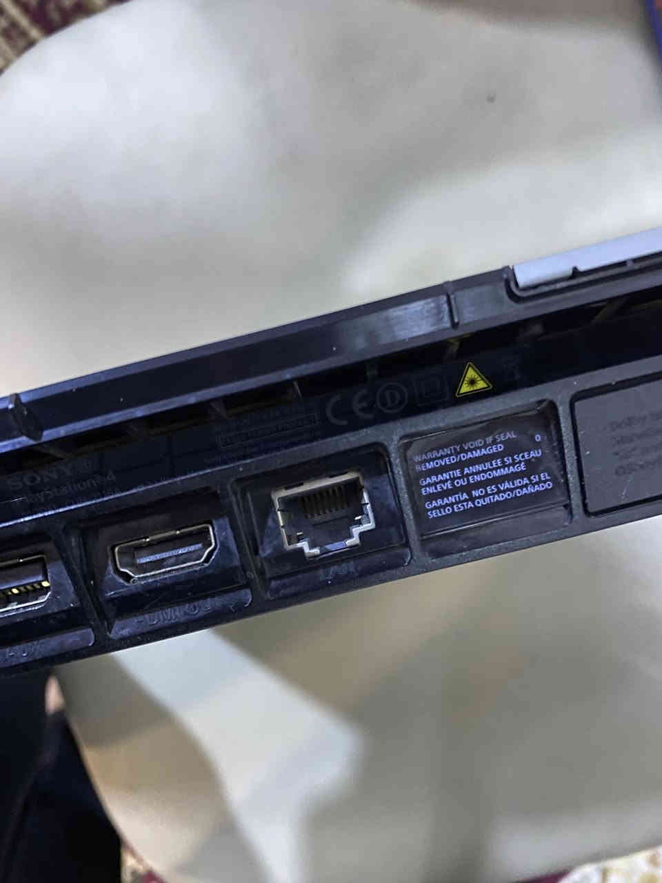 بلي 4 سلم اون لاين وياه 2 يدات و3 اقراص السعر 280 العنوان ميسان تواصل ***********
