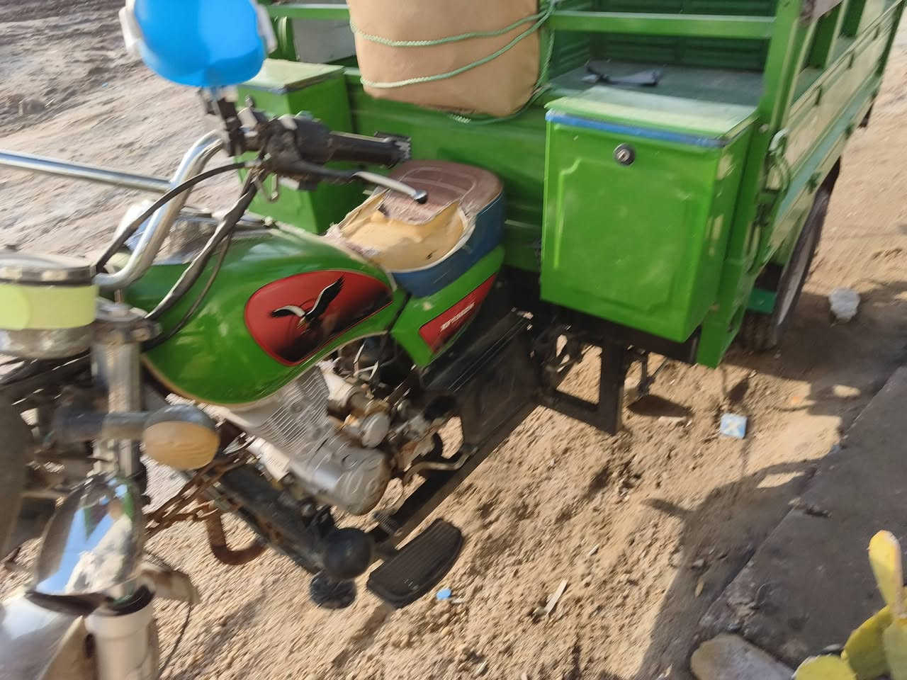 مليونين وميتين وخمسين بيها مجال . مرقم كامل رقم كربلاء  موديل 21
كاملة من كلشي ستوته متروكة ما مشتغل بيها حمل اروح واجي لشغلي بس مكاني كربلاء الحر ما عايزة شي الستوته


**إذا كنت صاحب هذا الإعلان وتريد حذفه لأي سبب، رجاءا أرسل رسالة إلى الدعم الفني**