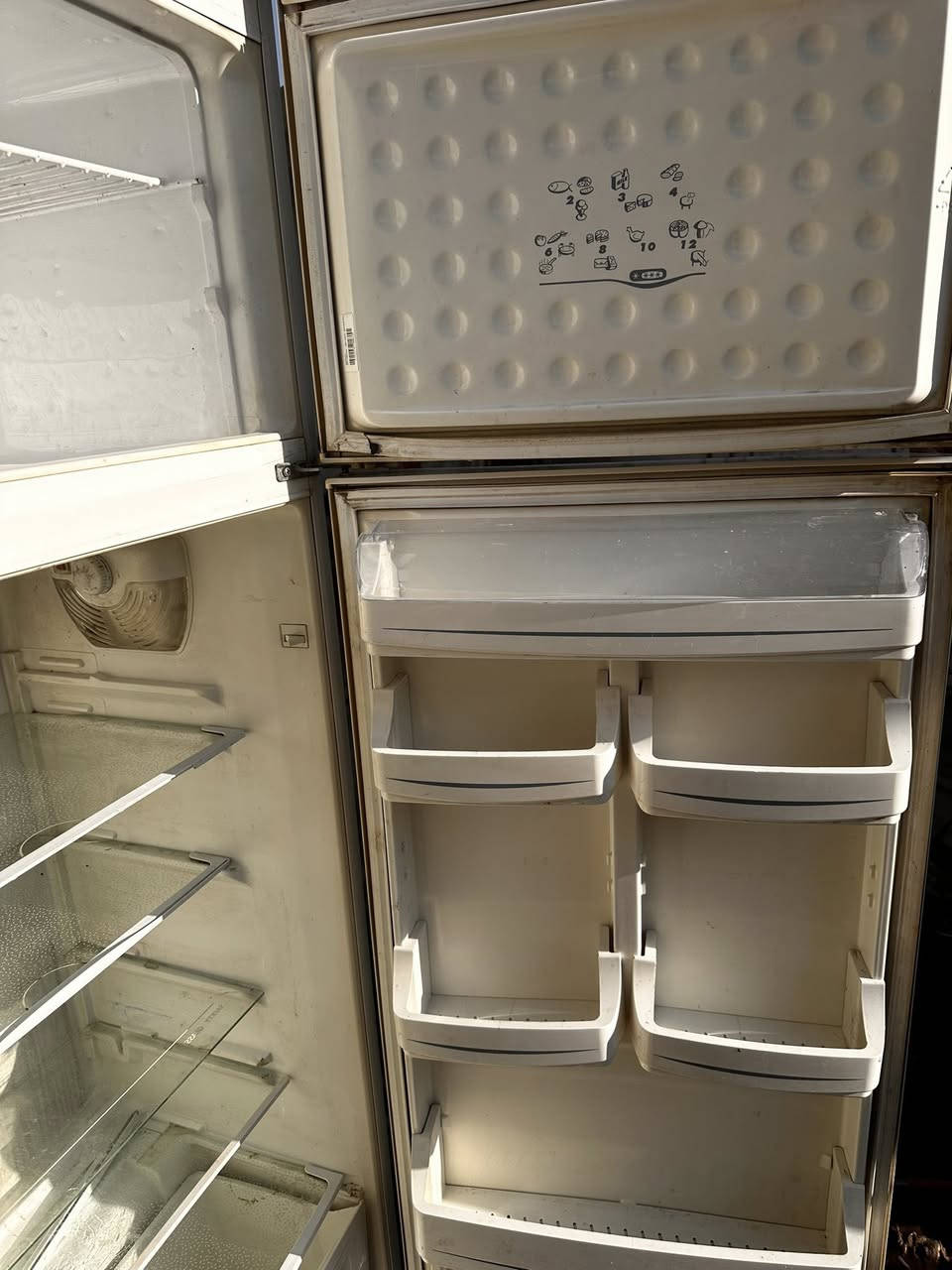 ORCA RT345 موديل Vestelثلاجة
سعة 317 لتر - بابين (فريزر علوي)
بعمل بشكل ممتاز والتبريد قوي
الحجم مناسب للبيت والعائلة
نظيف وبحالة جيدة
سبب البيع: عدم الحاجة
السعر 200000 الف دينار عراقي وبيه مجال للجادين المكان الحرية يم مستشفى الشرق الاوسط


**إذا كنت صاحب هذا الإعلان وتريد حذفه لأي سبب، رجاءا أرسل رسالة إلى الدعم الفني**