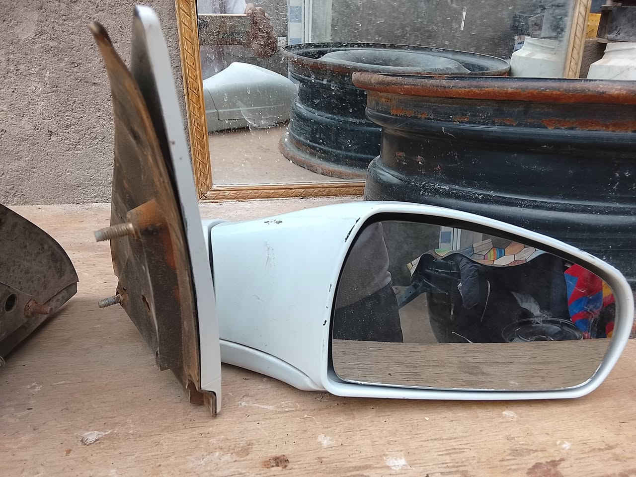 سلام عليكم للبيع غراض مرايات شيري اي فايف سعر 35....
ويل حديد سعر 15 باب بنزين سعر 10 مكاني شطره ***********
