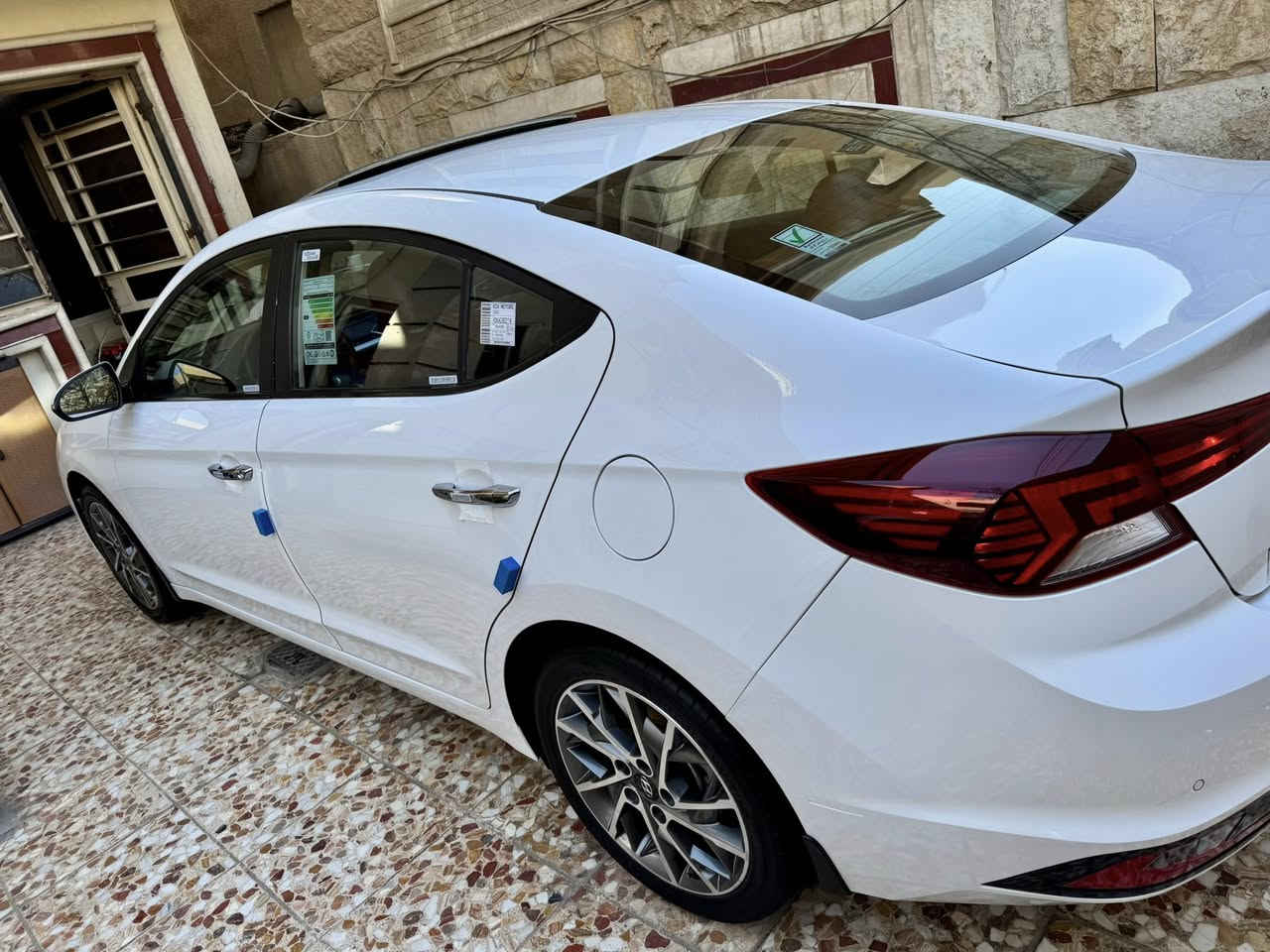 السلام عليكم النترا خليجي 2020 مكفولة من الضربة والصبغ والتبديل فول موصفات بوضع الشركة موصفات فتحة داخل صاج حساسات امامية خلفية كشنات جلد تحكمات ستيرين شاشة كبيرة كامرة خلفية بصمة دخول ذكي وباقي الموصفات المعروفة السيارة شادلها تخم تاير ما صارلة هواي وصدر جديد محرك كير كلة مكفول السعر 160 وبيها مجال حك الجية المكان بغداد السيدية رقمي ***********
