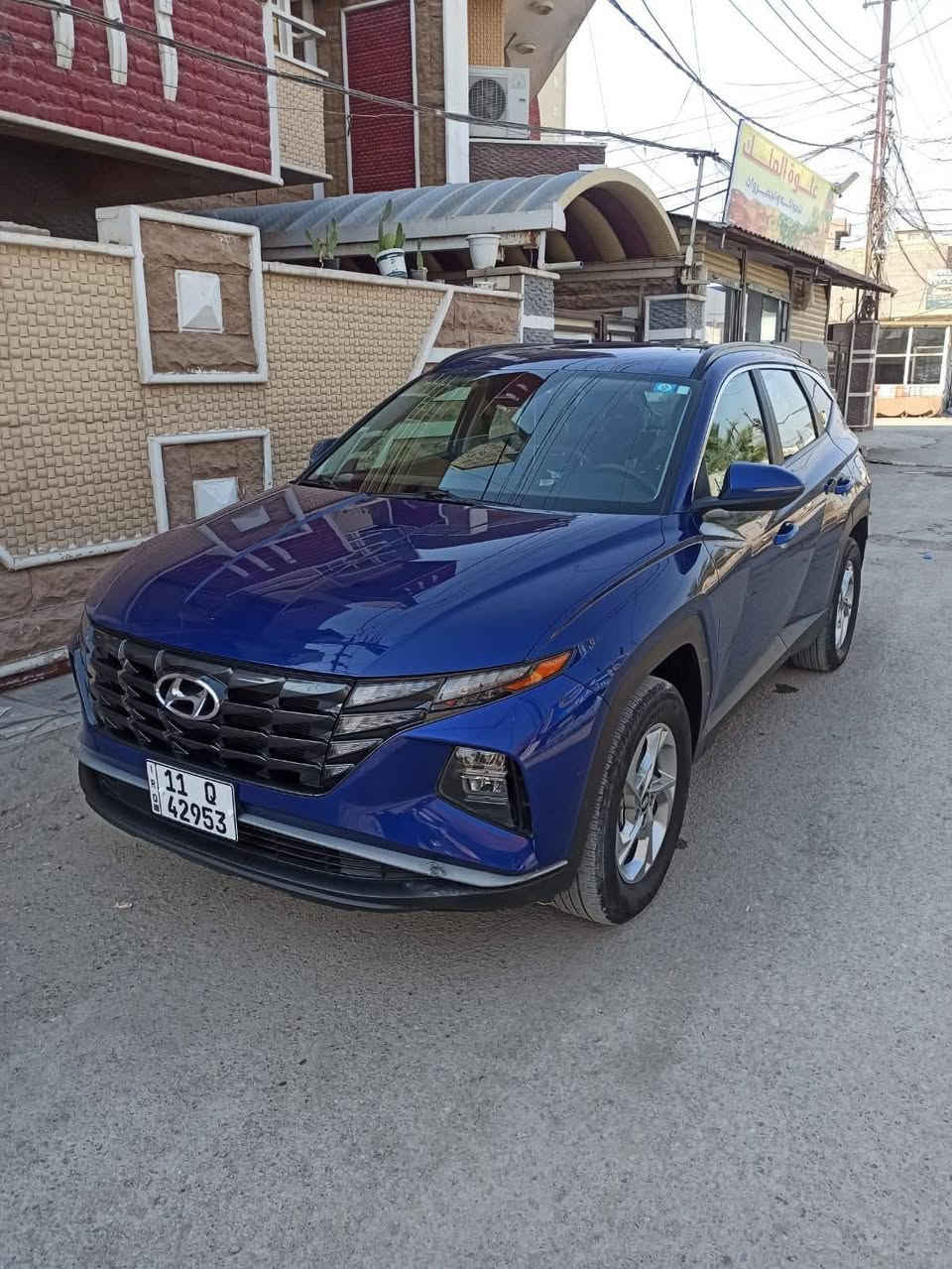 مستعجل عالبيع 
توكسان موديل ٢٠٢٢ وارد أمريكي 
ضرر خلفي تبديل قبغ جنطه اصلي نفس اللون 
 وبارد قليل بالقماره اثر طخه بالتحميل
وانطخت عندي هنا بالجامرلغ اليمنه 
 مواصفات السيارة
 بصمة أبواب وتشغيل رادارات جانبيه وامامي وخلفي كامرا دواره 
 فور ويل تبريد قطعتين تدفئة كشنات تحديد مسار 
كشن كهرباء تشغيل عن بعد لد امامي وخلفي 
ثلاثه وضعيات قيادة سايد بريك بصمة 
تخم تاير جديد 
السيارة رقم بغداد الرقم الجديد بأسمي 
السعر مناسب جدا  165 
*********** مكان السيارة بغداد الشعب السريدات
