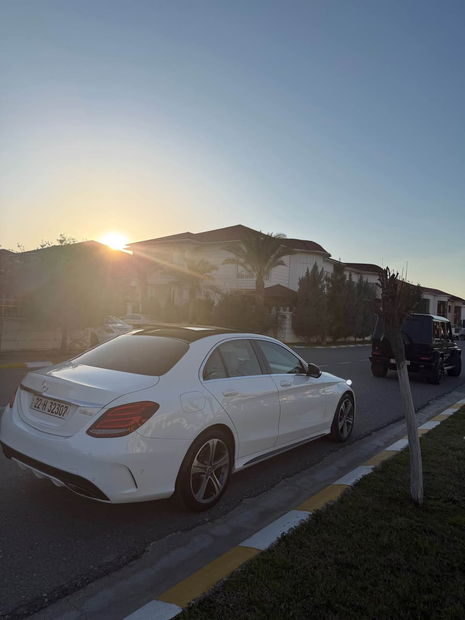 Mercedes c-class Amg 
C200 4 matic AMG
فول مواصفات،شاشاه ، بانوراما ، دبل ماوس ، كشن هيتر ميموري 
موديل ٢٠١٤ بدون صبغ بي مكانين تعديل بدون صبغ 
بدون حادث ماشي ١١٠ الف مايل 
گير مكينه حداديه كله بشرط 
رقم سنويه و هزه و فحص جديد 
سعر : ١٨٥$
*********** أربيل, العراق
