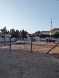 قطعة ٢٨٢م • مقابل مستوصف الهاشمية • للبيع