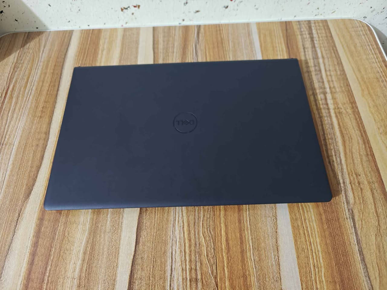 🔥 عرض مميز على لابتوب
السعر 770 الف 
 dell vostro 3530  الجيل الثالث عشر

📌 المواصفات: • 
💻 المعالج: Intel Core i7-1355U 13 th Gen 
• 🧠 الرام: 16GB RAM
• 💾 التخزين: 512GB M.2 SSD سريع
• 📺 الشاشة: 15.6 انج Full HD بتردد 120Hz
• 🎮 كرت الشاشة: Intel Iris Xe Graphics
• 🪟 نظام التشغيل: Windows 11 Pro أصلي

🔌 مخارج وتوصيلات الجهاز:
• منفذ USB Type-C
• منفذ HDMI
• منافذ USB عادية
• منفذ شبكة LAN
• مدخل سماعة وميكروفون
• قارئ كرت ذاكرة SD
• منفذ شحن الجهاز
• قارئ كرت ذاكرة SD

🧩 شنو ينفع استخدامه؟ 
✔ الدراسة والأعمال المكتبية
✔ برامج المحاسبة والشركات
✔ التصميم الخفيف والمونتاج البسيط
✔ البرمجة والتصفح السريع
✔ ألعاب خفيفة ومتوسطة
✔ استخدام يومي سريع وبدون تعليق

🎁 الملحقات: شاحن أصلي + جنطة لابتوب
🚚 التوصيل متوفر لكل محافظات العراق
🛡 ضمان أسبوع كامل في حال وجود أي خلل
📞 اتصال: ***********
📱 واتساب: *********** بغداد, العراق
