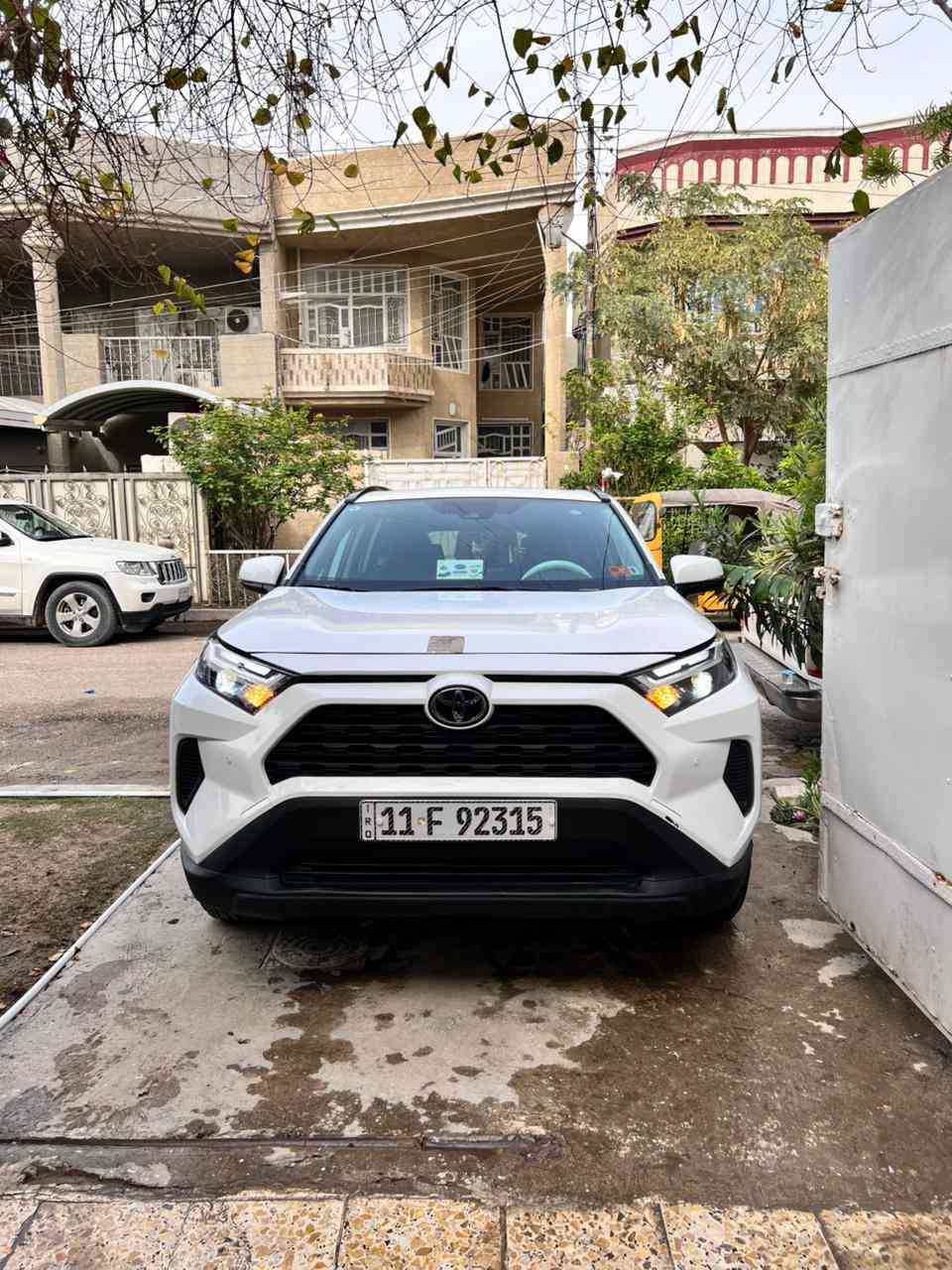 السلام عليكم للبيع راف فور هايبرد 🔋2025 XLE ماشية 7الاف ونص  وقابل للزيادة حادث دعامية امامية ومبدلة ورصعة بلصندوك صغيرة كلش  السيارة جديدة بمعنى الكلمة جبتها ماشية الف على ايدي  ارضيات وعدة كاملة 
المواصفات 
فتحة سقف✅
اشاير بلمري✅
تدفئة بلكشنات ✅
هيتر بلستيرن✅
صندوق كهرباء✅
اوتو هولد ✅
رادار امامي +خلفي✅
نقاط عمياء✅
كرسي كهرباء ✅ 
وبعد معرفة بقية المواصفات الي بيها هاذ رقم الشاصي (4T3RWRFV5SU197713) عنواني زعفرانية شارع الزوراء السعر 277$وبيها مجال بسيط رقمي (***********)متواجد واتساب
