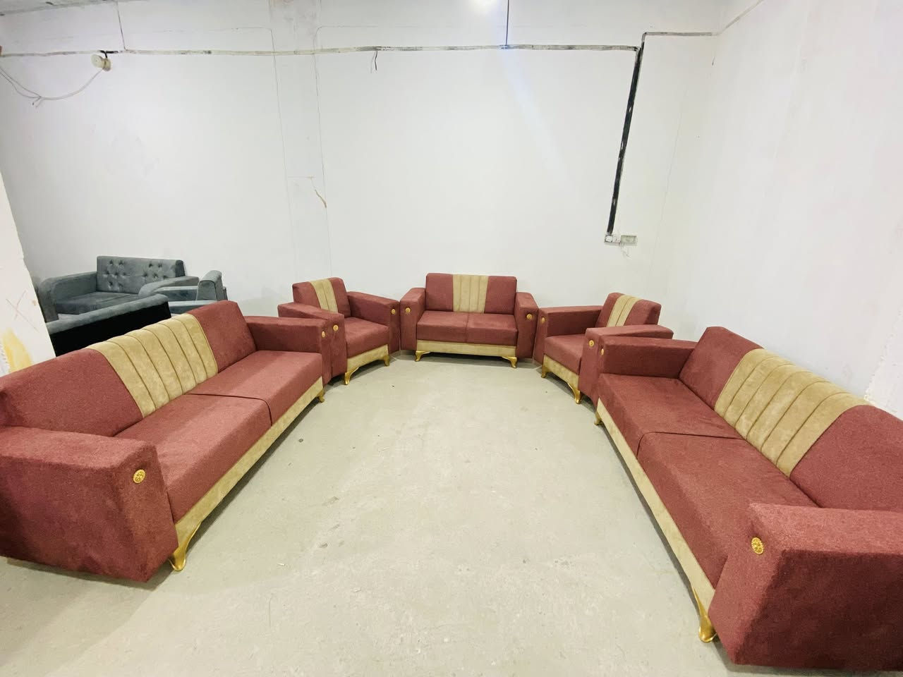 اللهم صلي على محمد وآل محمد 
يقدم لكم معمل الجنابي لتصميم التخامه وتفصال الدواوين حسب الطلب والمسافه البيع بنضام 
النقد والقسط لحاملي ماستر مصرف الرافدين فقط 
وفرنه الكم توصيل مجاني وهديه سيت طبلات مع التخم متكون من ثلاث قطع 
العمل تزكام 100/100
بلوك اسود ثقيل 💯
لوح جام روسي 🇷🇺
قماش مبطن خامه ثقيله تركي🇹🇷
سفنج مميز اول مؤسسه اصلي💯
كل العليك تجي وتشوف العمل بعيونك وتختار الموديل واللون والباقي علينه 
والصدمه بكل هاي العروض السعر تفضلو خاص او الاتصال على الرقم التالي*********** 
العنوان واسط العزيزيه الشارع العام قرب محطة دجله مجاور مشروع عويد
