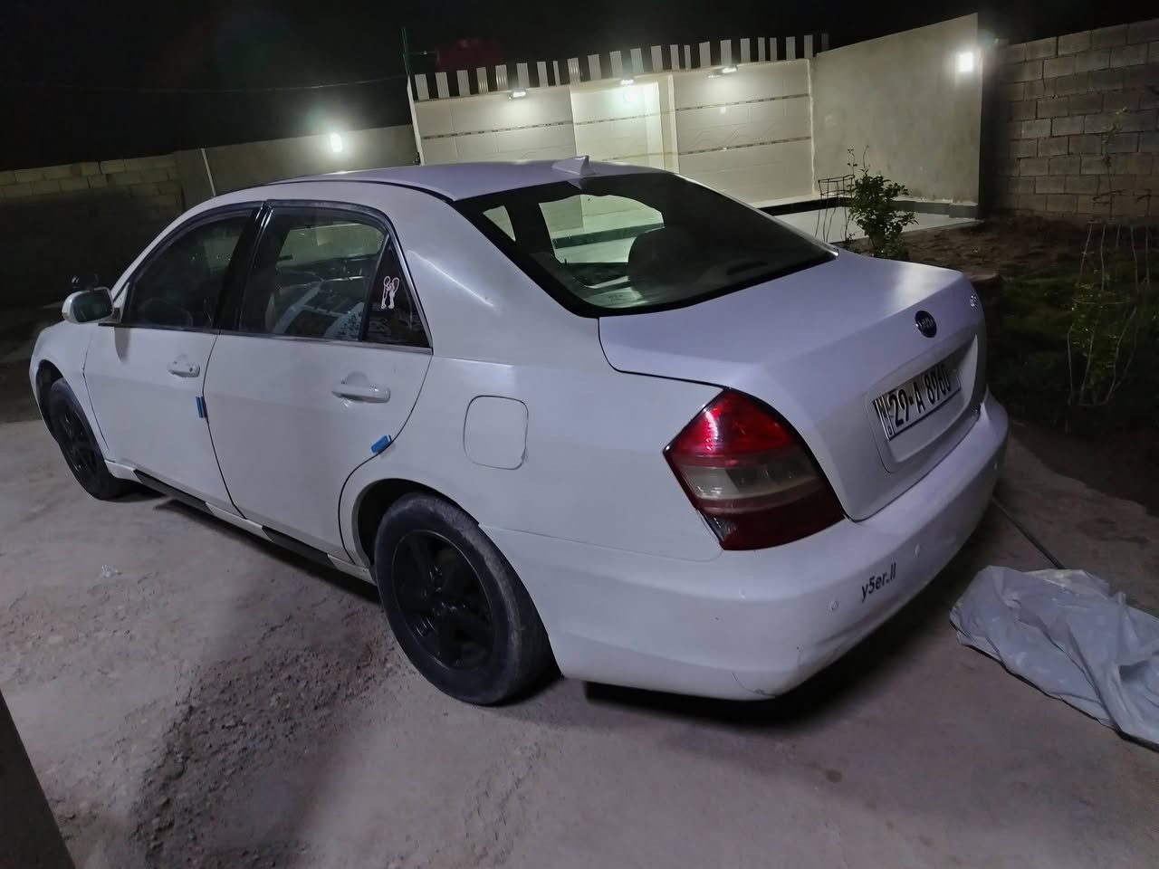 السلام عليكم للبيع بي واي دي اف سكس رقم واسط دولي سنويه مججدده لل ٣٠ كير عادي سياره بلاديه وجاهزه وبحاله جيده فول مواصفات فتحه تحكم شاشه كامرا السعر ومال جناي السعر ٣٣ وبيهه مجال العنوان واسط الزبيديه ***********، ***********
