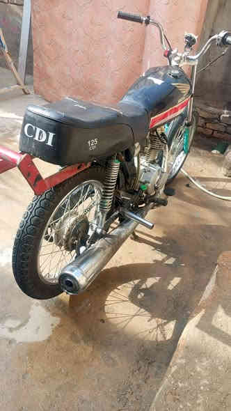 السلام عليكم درجة البيع السعر 375 بعد مجال قليل رقم ***********
