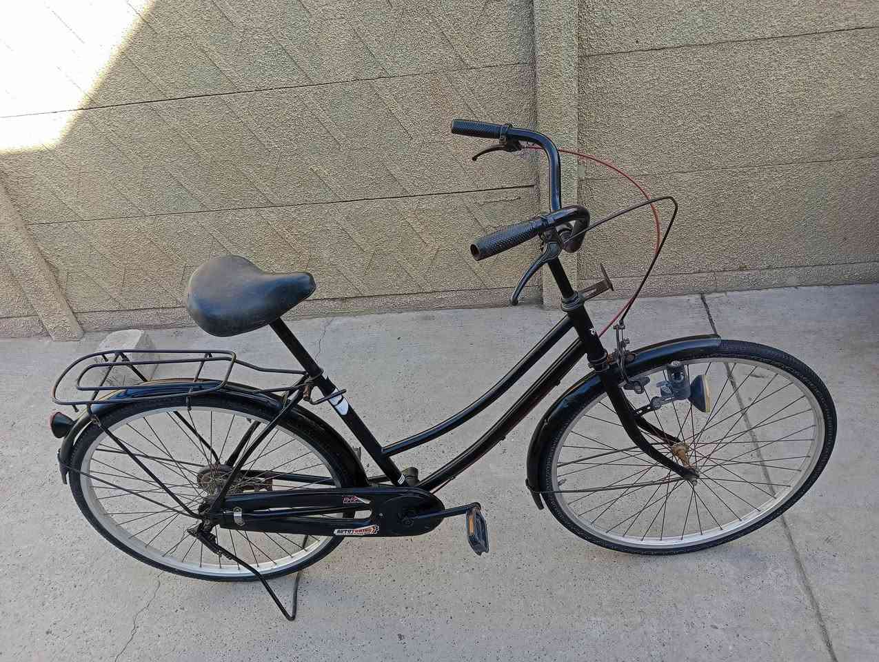 بايسكل عبدالحليم حجم 26 السعر 55 وبي مجال المكان حي سومر 
#ملاحظة :.البوري الفوك بي صبغ والطفارية الامامية بيها صبغ
***********
***********
