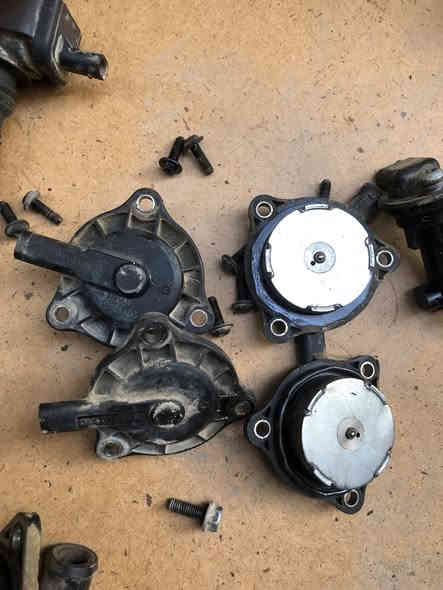 السلام عليكم 
الغراض مال مكينة ٢٠ 

حساسات كام شفت الحساس ب١٥ 

تخم مجاول ب٥٠ 

حساس كام شفت الفوك ب١٥ 

كام شفتات الواحد ب٤٠ 

بطالة الواحد ب١٠ 

ضواغط ومساطر كاملة ب٤٠ 

قطرة دهن ب١٥ 

كورات داخلات رايمر ومبدل لاستيك ولف وممتغلات ابد 

الكور ب ٥٠ 

مطريات تايون دفن ب٣٠ 

كفرات مري كاربون ب١٥ 

قاعدة رقم امامي جانبي ١٠ 

قبغ بريك وقبغ فلتر تبريد ب١٠ 

زعانف خلفية ب١٠ 

حلك صالنصة ٥ 

سمجة ب٢٠ 

مكاني بغداد كاظمية 

قبل متجي بنص ساعه خابرني 

*********** 

موجود واتس
