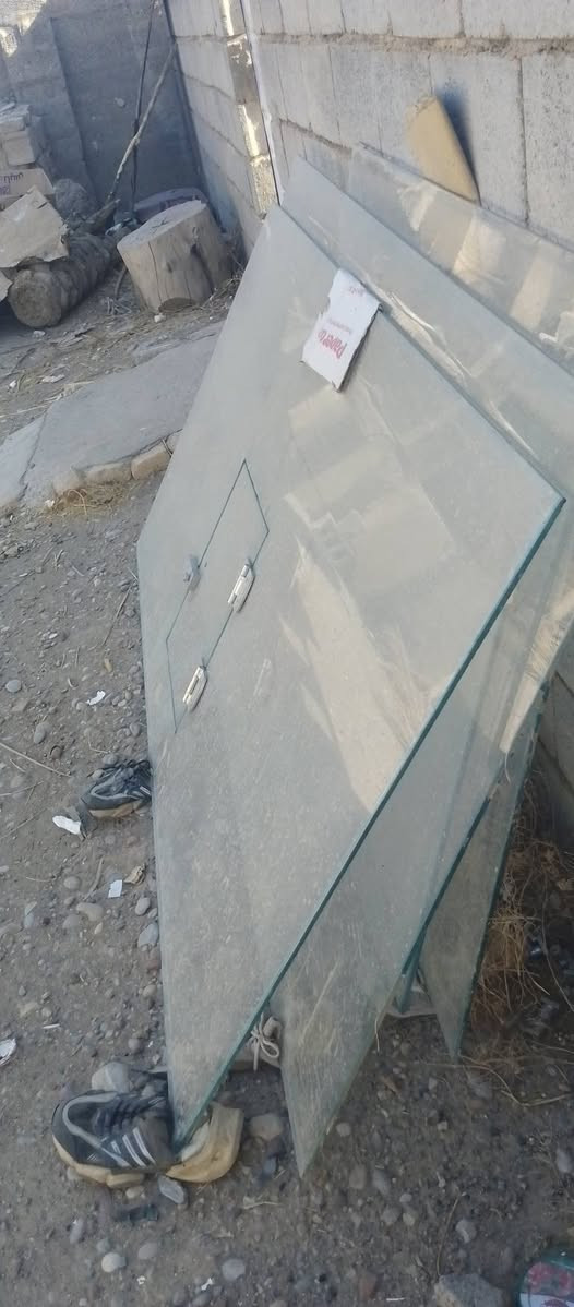 السلام عليكم جام مال جمخانه يرهم مال مطاعم أو صيرفه أو كشك خمس قطع ٢مترين وربع ارتفاع متر وربع 
٤قياس متر ونص في متر ونص بيع سلع سعرهن ٦٠الف مكان شهربان ***********
