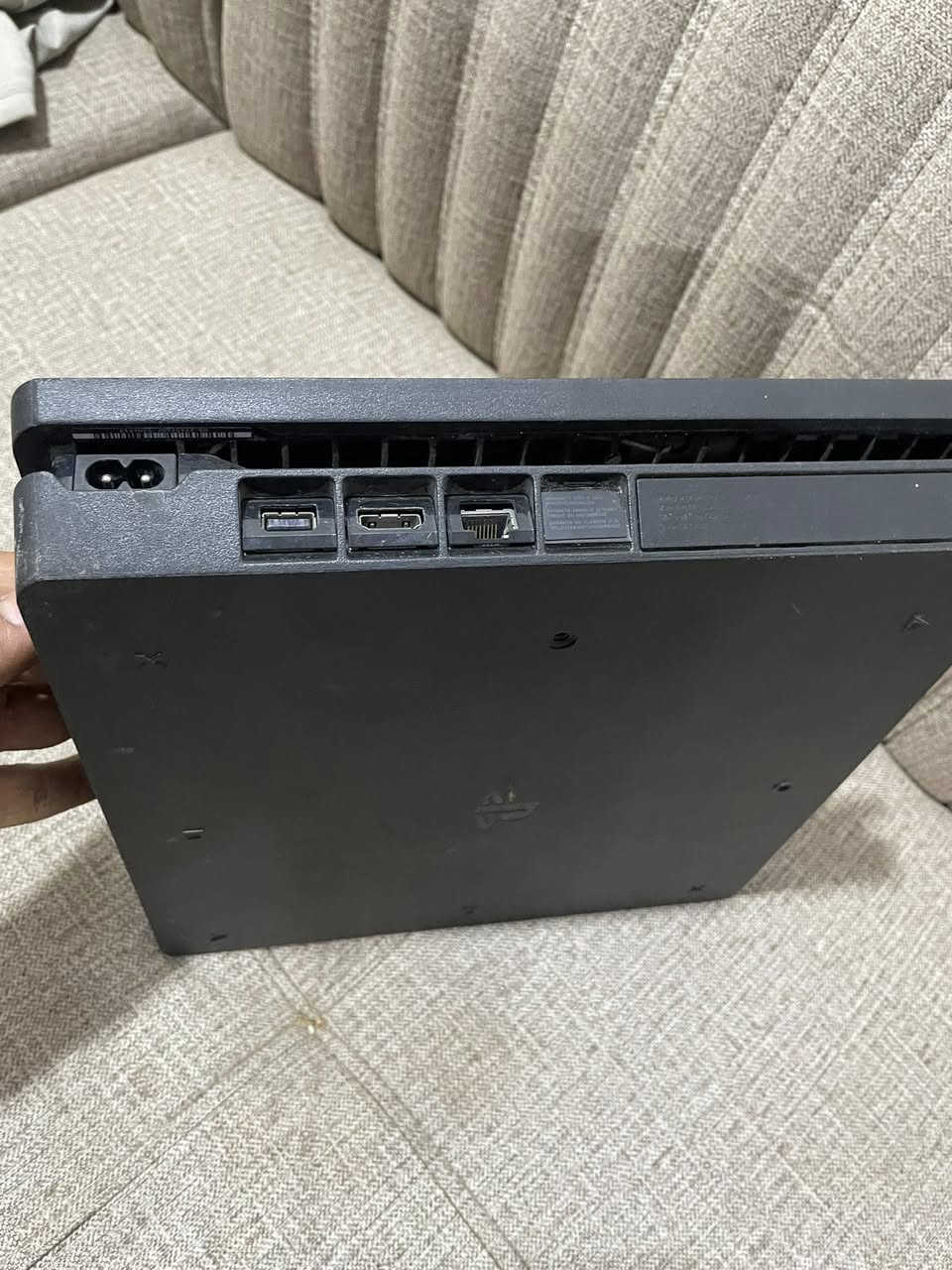 سلام عليكم بلي 4جهاز لوك ستيكر برغي ما مفتوح منه رايده300او بي مجال بصيط رقمي
0787 476 1684
