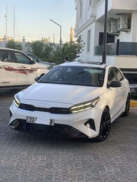 KIA FORTE 2023  فول مواصفات GT كشنات تدفئة تبريد  شفتات ستيرنك مكينه ت...