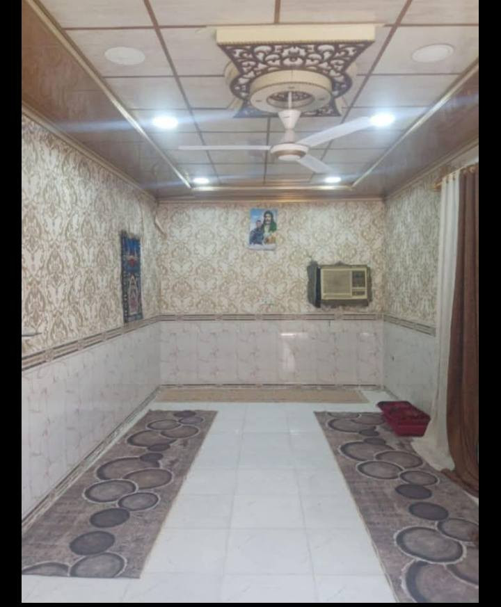 بيت للبيع مقابل شداد الفارس مساحه 400 5غرف وديوان ومطبخ حار وبارد وحمامات خارجي  وحمام داخلي سقف كونكريت وبي بير رتوازي وخط اساله السعر 75وبي ***********
