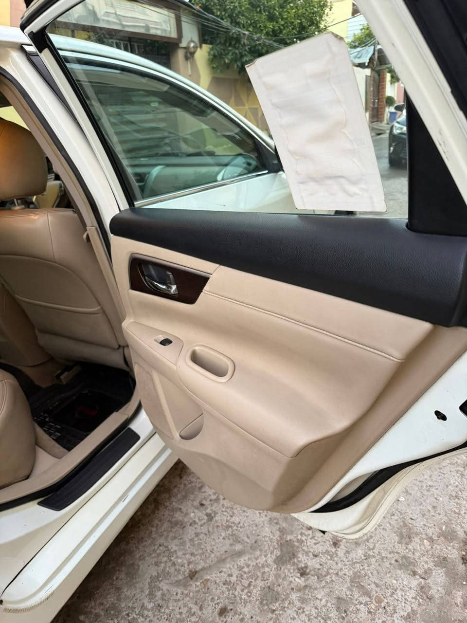 السلام عليكم نيسان التما ٢٠١٣ خليجي محرك ٦ سلندر رقم بغداد السنويه تسقط ب ٢٠٢٧ ب اسمي
بيها مكانات كلير ابيع حزام دواخل مابيها شرط الفحص
المواصفات فول
 فتحه 
بصمه 
اشاره بالمري 
شفتات 
تبريد وتدفئه قطعتين 
كشن كهربائي 
داخلها جديد لك 
كهربائياتها كلها شغاله
محرك ٦ سلندر بلاد 
السيارة بيها مشكلة ب الكير السياره تمشي وطبيعيه بس الزنجيل مال الكير بي مشكله بس بدايه السياره من تمشي وراها طبيعي 
اني انزل سعر الكير من السيارة
السيارة سعرها ١١٠ مكاني ديالى بعقوبة 
مارد خاص اني مكلف بلنشر
***********
