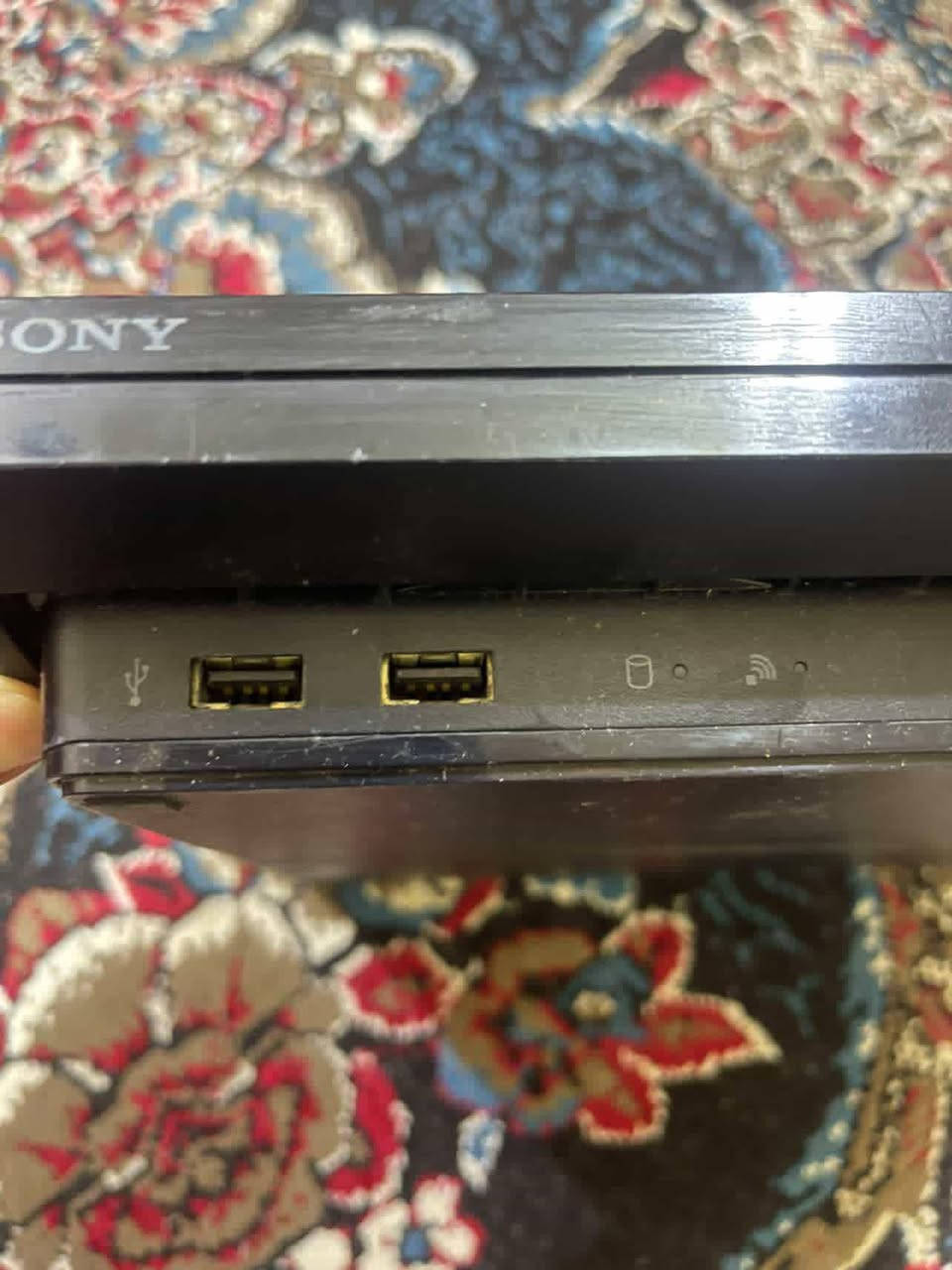 بلي ثري مستخدم قليل جدا يعني أخو الجديد ملحقاته جوستك جديد كدامكم مشحونه مره وحده ولازم من تشتريها جديده تشحنها وبيها جوستكات ثنين بس بيهن خلل واضن البطاريات ويحتوي ع هارد بي 20 لعبه ومن ضمن ال20 لعبه 5 العاب جديده ولا مفتوحات ولا ملعوبات بيهن أصلا وإيضًا كيبلات ثنين مالت جوستك البلي حض وبخت نضيف بشكل متتخيله سعره بالخاص


**إذا كنت صاحب هذا الإعلان وتريد حذفه لأي سبب، رجاءا أرسل رسالة إلى الدعم الفني**