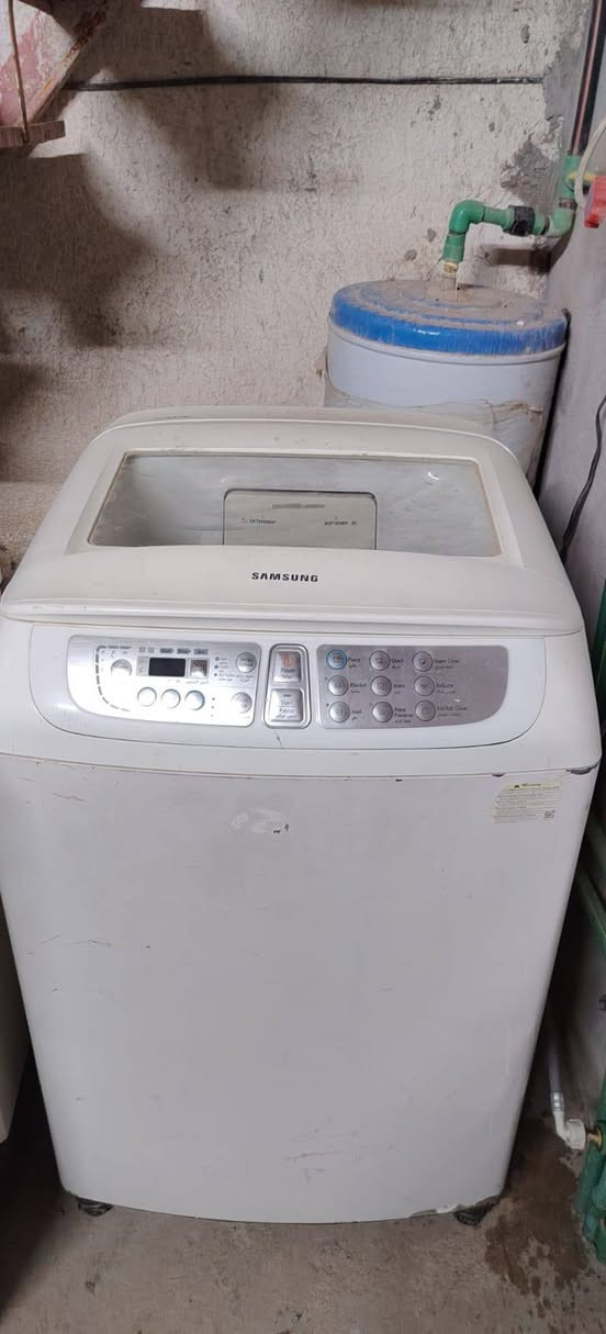 السلام عليكم غساله اوتوماتيك لبيع نضيفه بس تصرف مي شغل ع فحص سعر 100وبيه مجال لاستفسار واتساب ***********
