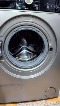 غسالة • ٨ كيلو • للبيع