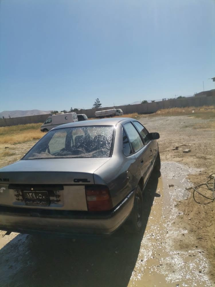 اوبل مكينه ١٦ ى قايش بأن 
موديل ١٩٩١
بيش و دواى لوكه
جوار تاي تازه
همو گياني به شه ر ت
هيج نوقساني نيه
ئارام بلاستيك هه ولير
سه نه وي له گه له
ئاو لياتي به شه رت
(***********) السليمانية, العراق
