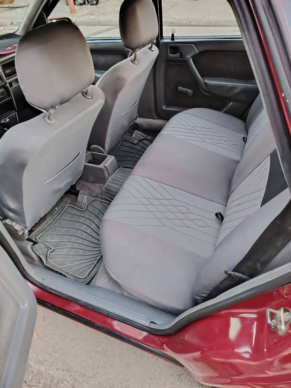 للبيع فكتره موديل 93 حجم 20 كير تومتيك محرك وكير شرط السياره صباغ عام للجماليه شرط بدون ضرر السعر 52 بي مجال استفسار اخر عل رقم ***********
