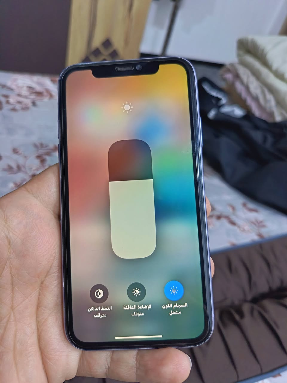 ايفون 11 مستبدل بطاريه ذاكره 128 نضيف وكلشي شغال السعر 235 ***********
