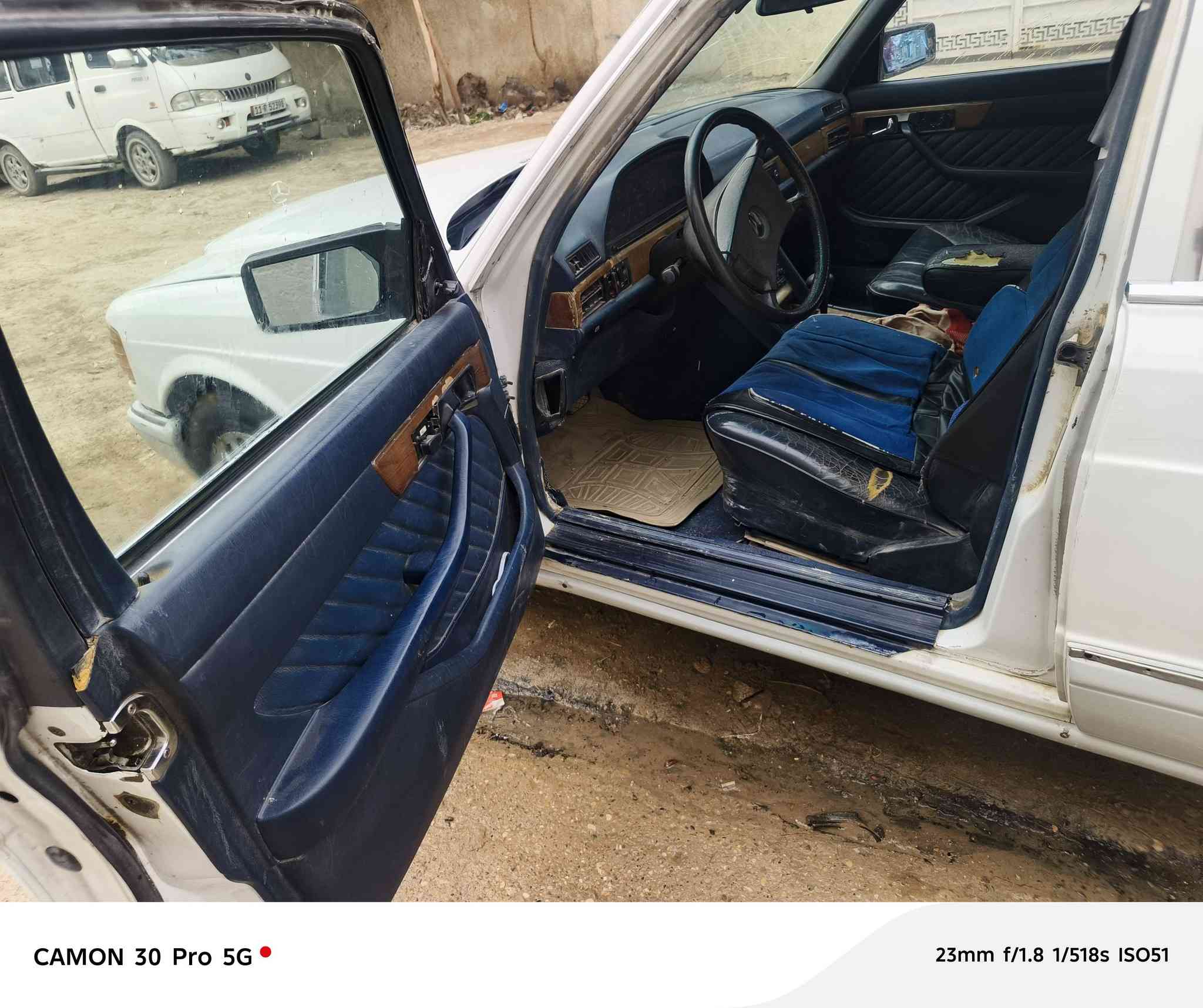 السلام عليكم 
مارسدس sel   باب الطويل 
مكينه وكير وحداديه كفاله 
سياره مصبوغة جماليه  
موديل 1989 
سنويه ماصاقطه لل2028 
مكان السياره ديالى بعقوبه 
السعر 55 وبي مجال 
***********
