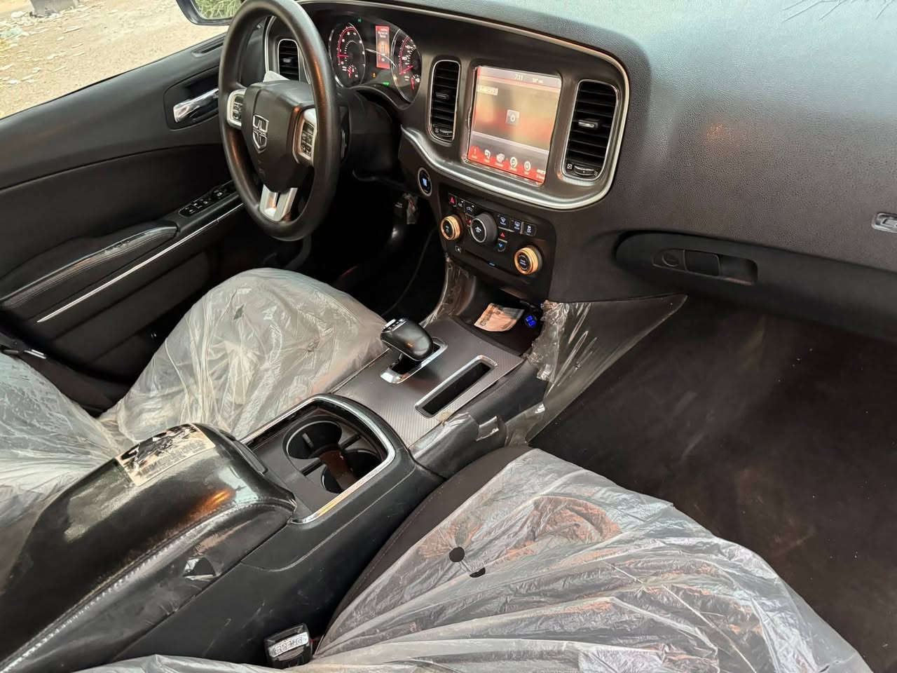 السلام عليكم / مو شراي لا يكسر بحلال الناس 
جارجر 2014  اصل بغداد بأسمي شخصيا / مكفوله من كص ولعيب شرعي

السعر 135 $ وبيهه مجال

الأتصال او  مراسله وتساب***********

محرك 3600

تو ويل

شاشة كبيرة

كير طياره

كشنات تدفئة تبريد

لايتات عدسة

بجم زنون

محدثه srt

ويل srt اصلي

سيارة حلوة وجاهزة مال جناي استخدام شخصي

سونارها مرفق مع الصور 

العنوان الديوانية / السدير
