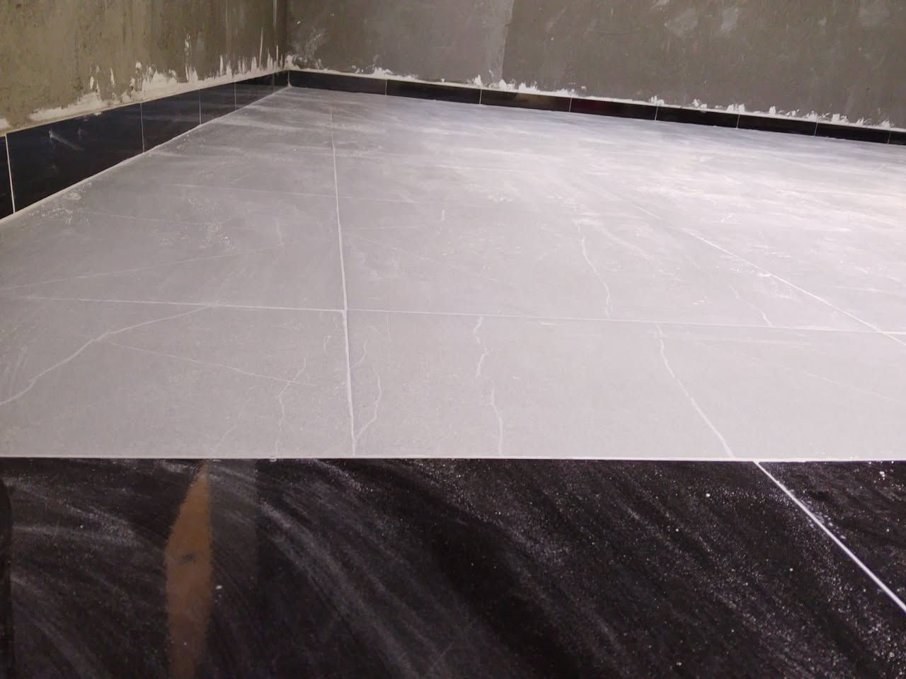 سلام عليكم خلفه سراميك تطبيك درجه اوله جداري أرضي لوح خابرني وبيك خير وتدلل ***********
