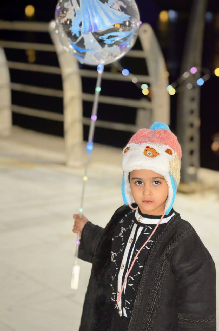 مستعدين لتصوير كافة المناسبات 
خطوبة.. عيد ميلاد.. جلسات تخرج 
اعراس..وغيرها
 ***********.... جزء من اعمالي
تلي y_aldon
