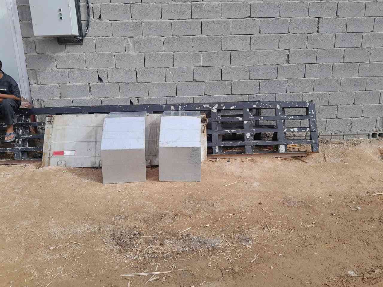 محجر للبيع مال هينو  هاذه رقمي ***********
