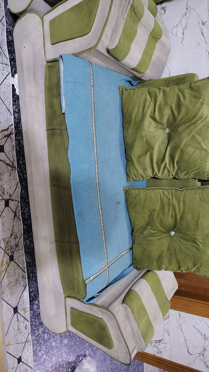 أغراض للبيع بسعر مناسب جدا للاتصال بالرقم ***********
