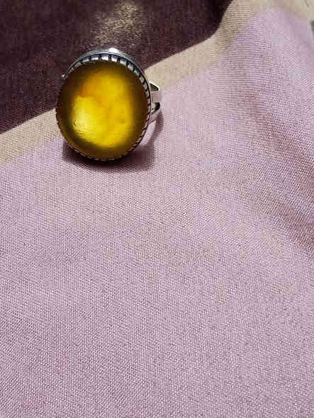 يماني اصفر طبيعي  قديم مخطوط ايه النور كامله 
قياس الخاتم 23
***********
السعر خاص وبخدمتكم
