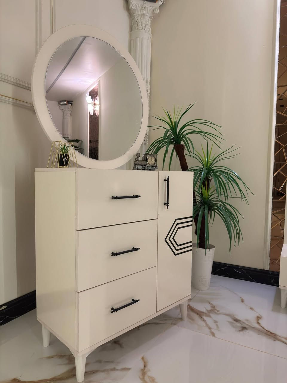 *موديل             022            الاقتصادي*

سعر 625 الف موجود توصيل كاف المحافظات نقل والشد يتصلون على الخاص
❇️ 5 قطع      كنتور 220
⭕️ *الكنتور العالي*
❇️ ميز تواليت ضخم
❇️ شغل ممتاز
❇️ السرير ثابت     🇹🇷🇹🇷🇹🇷


**إذا كنت صاحب هذا الإعلان وتريد حذفه لأي سبب، رجاءا أرسل رسالة إلى الدعم الفني**